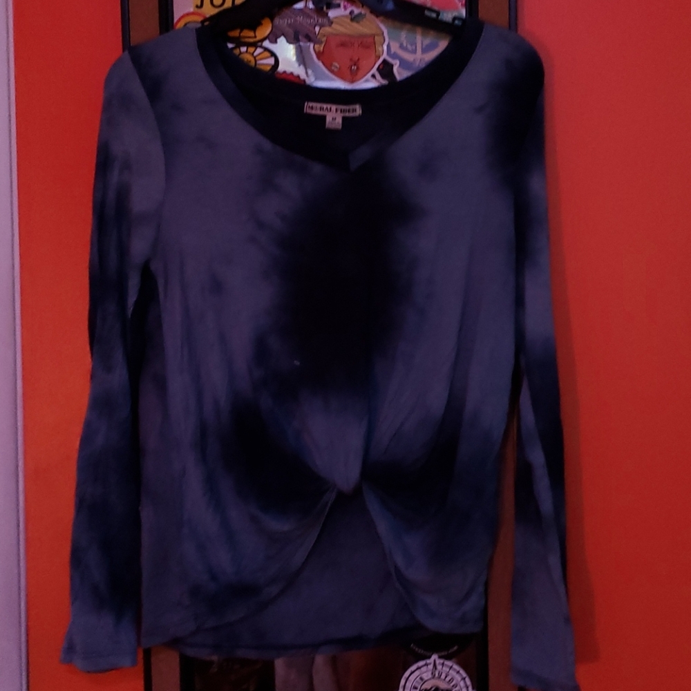 Blue and white pattern
